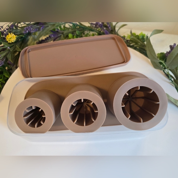 Ice Cube Tray, Silicone Ice Molds.       *Read Details - Picture 8 of 16